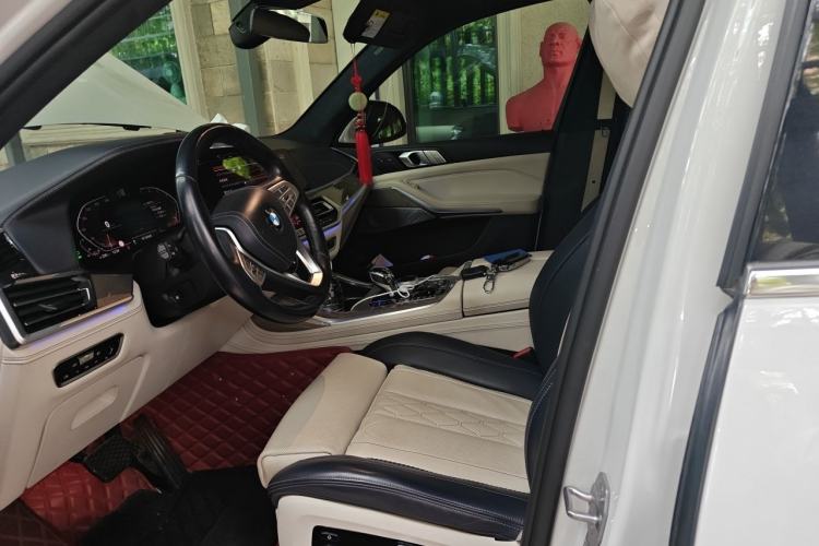 Used BMW X7  Left Front Seat