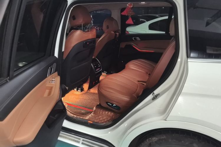 Used BMW X7  Left Rear Seat