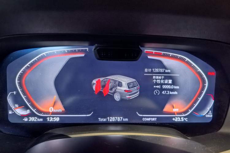Used BMW X7  Odometer Close Up