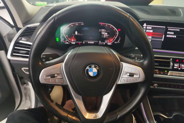 Used BMW X7 2019 xDrive40i Luxury Package with Leading Features Steering Wheel