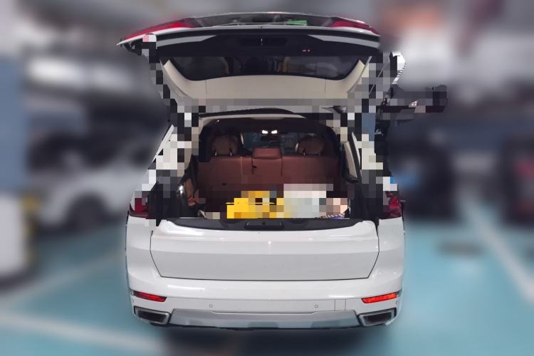 Used BMW X7  Trunk