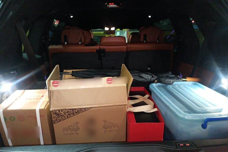 Used BMW X7 2019 xDrive40i Luxury M Sport Package Trunk