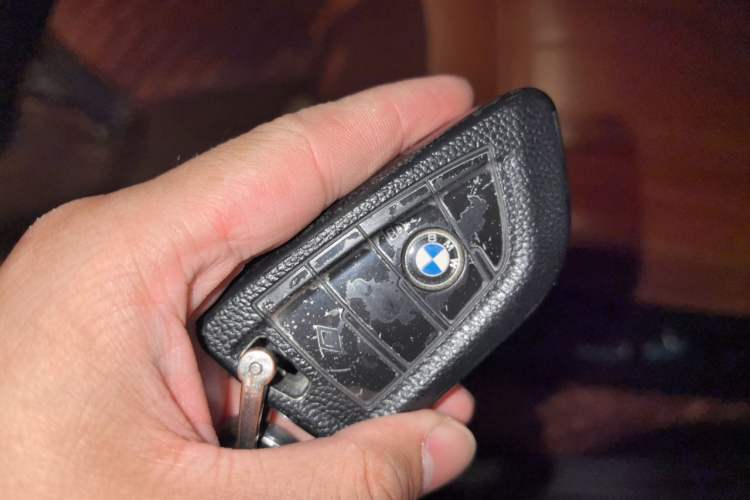 Used BMW X7  Vehicle Key