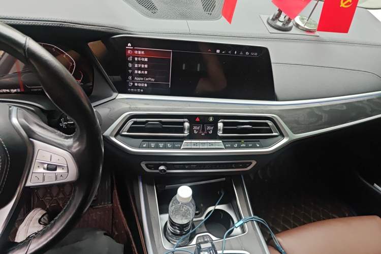 Used BMW X7 2019 xDrive40i Luxury Package with Leading Features Audio And AC Panel