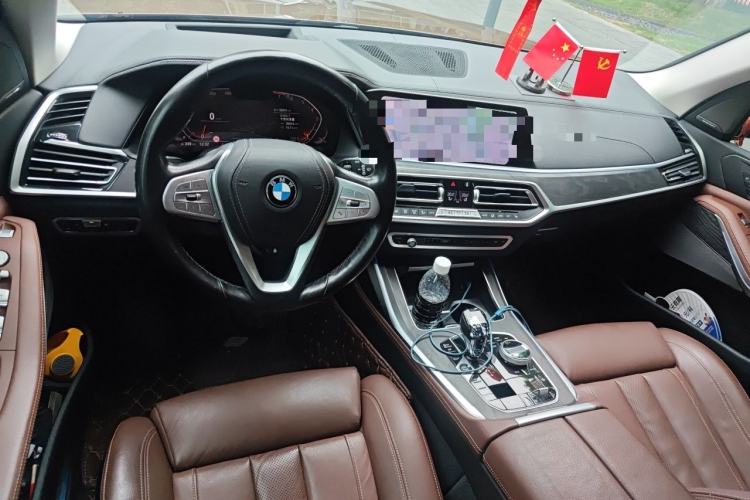 Used BMW X7 2019 xDrive40i Luxury Package with Leading Features Center Console