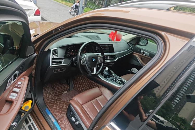 Used BMW X7 2019 xDrive40i Luxury Package with Leading Features Driver Seat