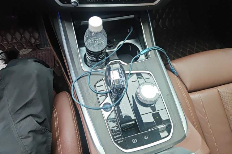 Used BMW X7 2019 xDrive40i Luxury Package with Leading Features Gear Lever