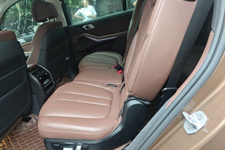 Used BMW X7 2019 xDrive40i Luxury Package with Leading Features Left Rear Seat