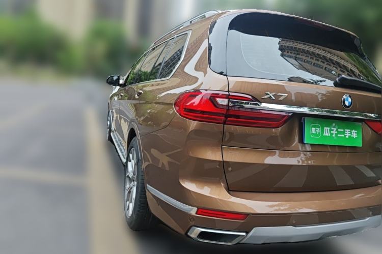 Used BMW X7 2019 xDrive40i Luxury Package with Leading Features Rear Left 45 Deg