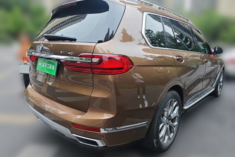 Used BMW X7 2019 xDrive40i Luxury Package with Leading Features Rear Right 45 Deg