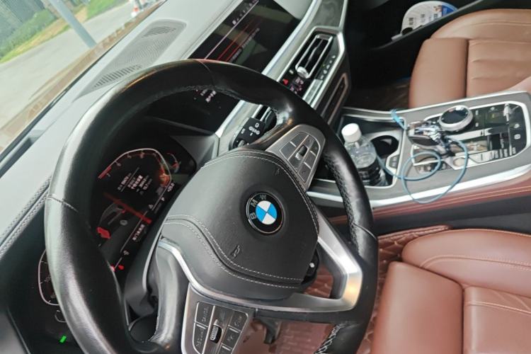 Used BMW X7 2019 xDrive40i Luxury Package with Leading Features Steering Wheel