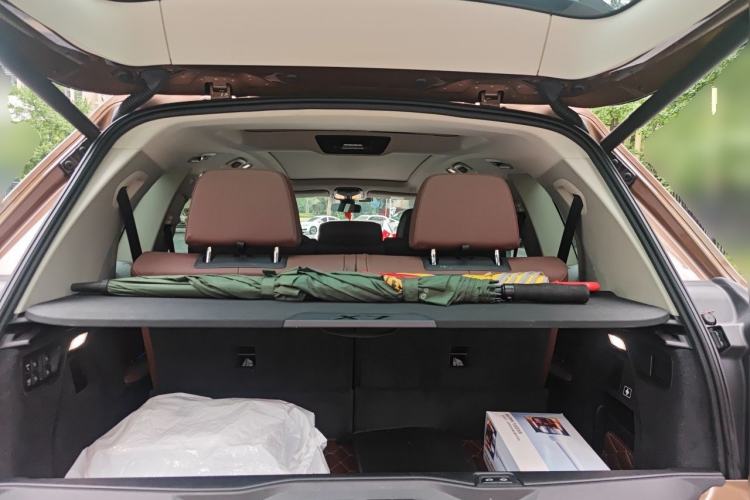 Used BMW X7 2019 xDrive40i Luxury Package with Leading Features Trunk