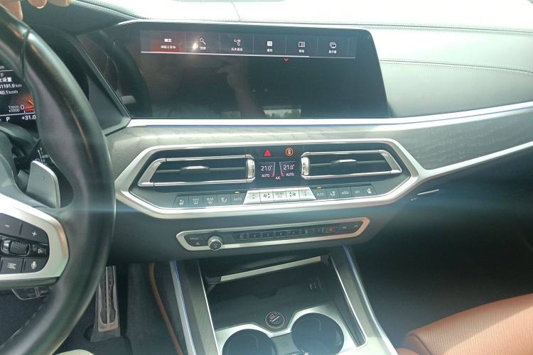 Used BMW X7 2020 xDrive40i Luxury M Sport Package Audio And AC Panel