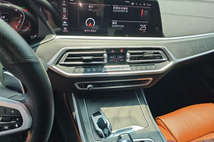 Used BMW X7 2020 xDrive40i Luxury M Sport Package Audio And AC Panel
