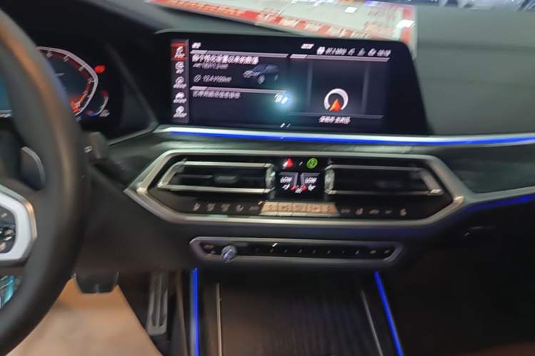 Used BMW X7 2020 xDrive40i Luxury M Sport Package Audio And AC Panel