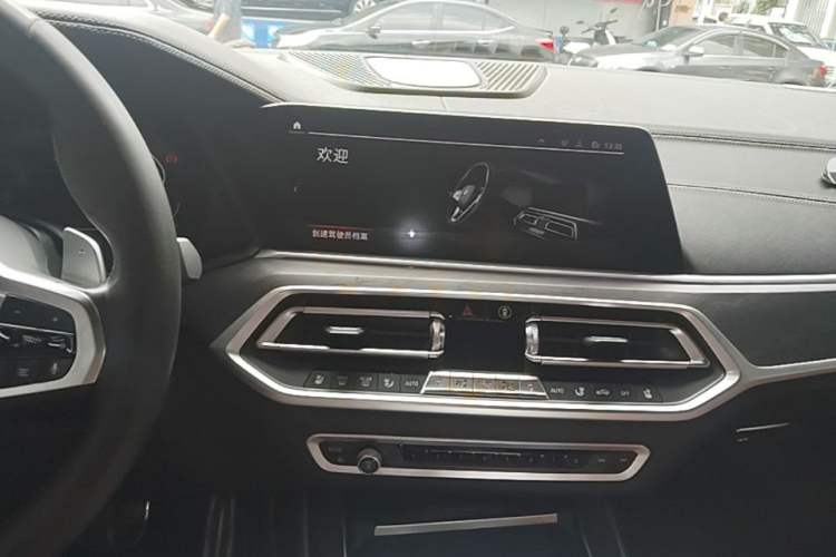 Used BMW X7 2020 xDrive40i Luxury M Sport Package Audio And AC Panel