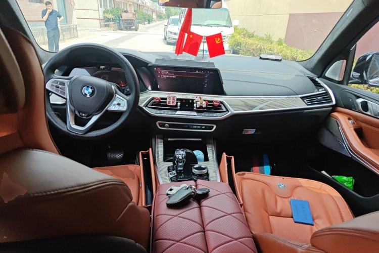 Used BMW X7 2020 xDrive40i Executive Luxury Package Center Console