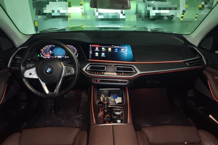 Used BMW X7 2020 xDrive40i Luxury Package with Leading Features Center Console