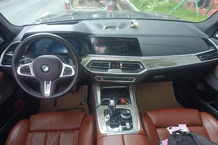 Used BMW X7 2020 xDrive40i Executive M Sport Package Center Console