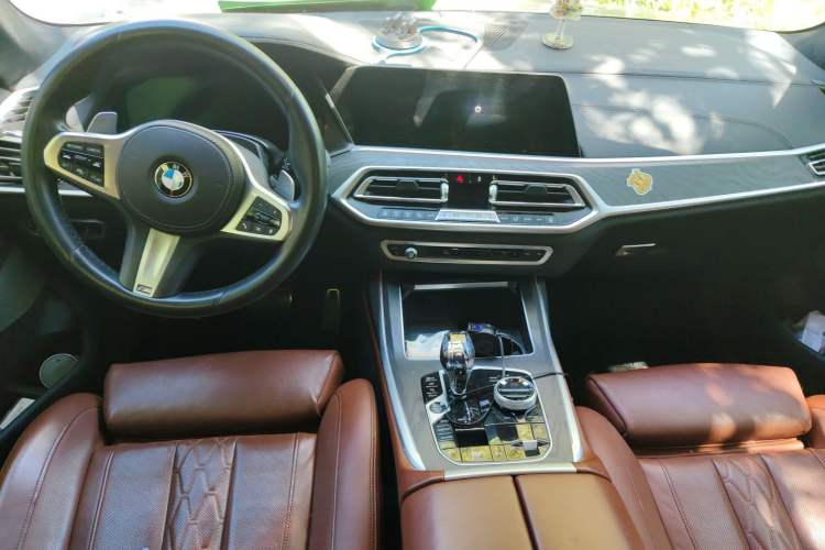 Used BMW X7 2020 xDrive40i Luxury M Sport Package Center Console
