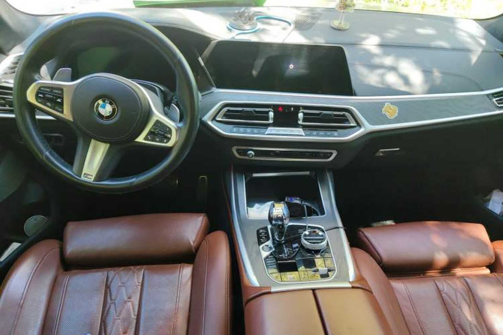 Used BMW X7 2020 xDrive40i Luxury M Sport Package Center Console