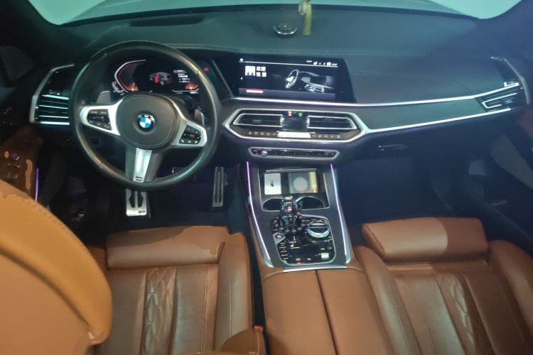 Used BMW X7 2020 xDrive40i Luxury M Sport Package Center Console