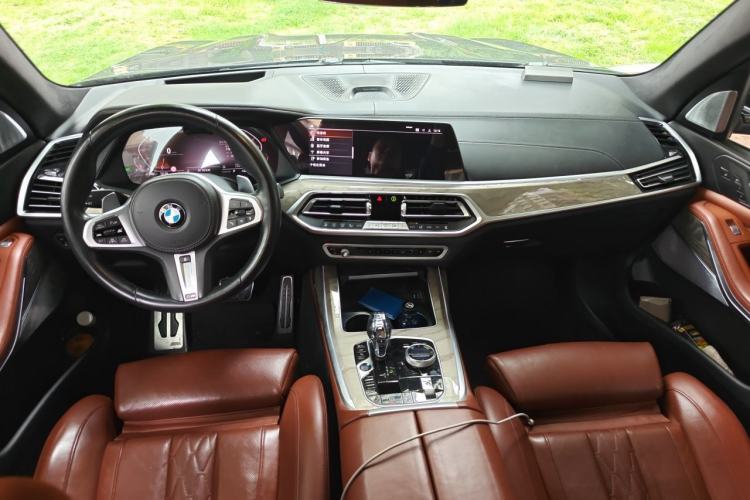 Used BMW X7 2020 xDrive40i Executive M Sport Package Center Console