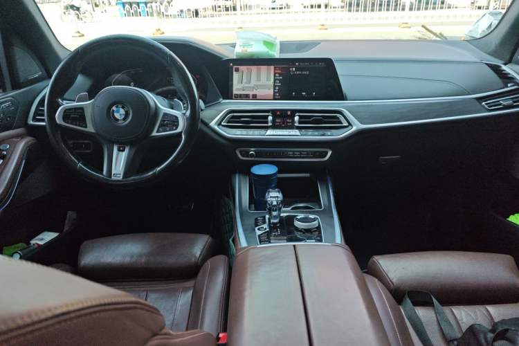 Used BMW X7 2020 xDrive40i Luxury M Sport Package Center Console