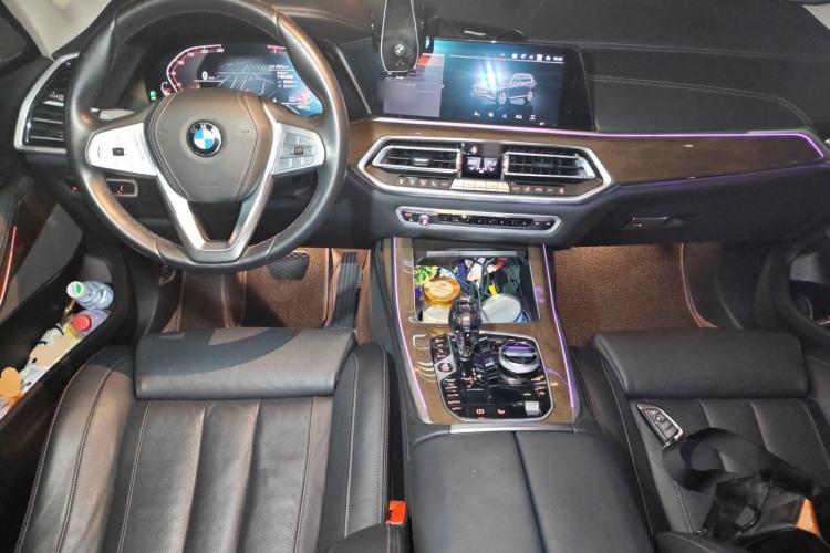 Used BMW X7 2020 xDrive40i Luxury Package with Premium Features Center Console