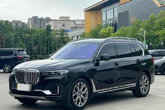 Used BMW X7 2020 xDrive40i Luxury Package with Leading Features