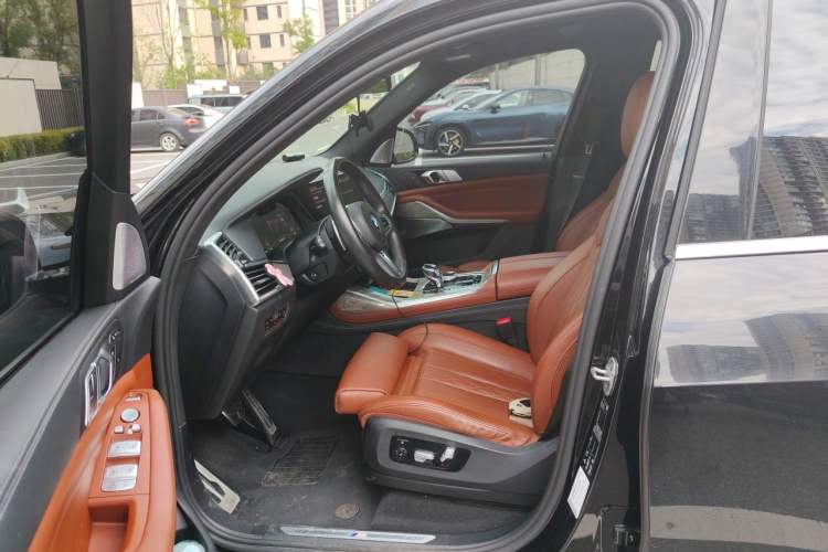 Used BMW X7 2020 xDrive40i Executive Luxury Package Driver Seat