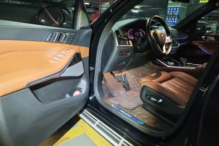Used BMW X7  Driver Seat
