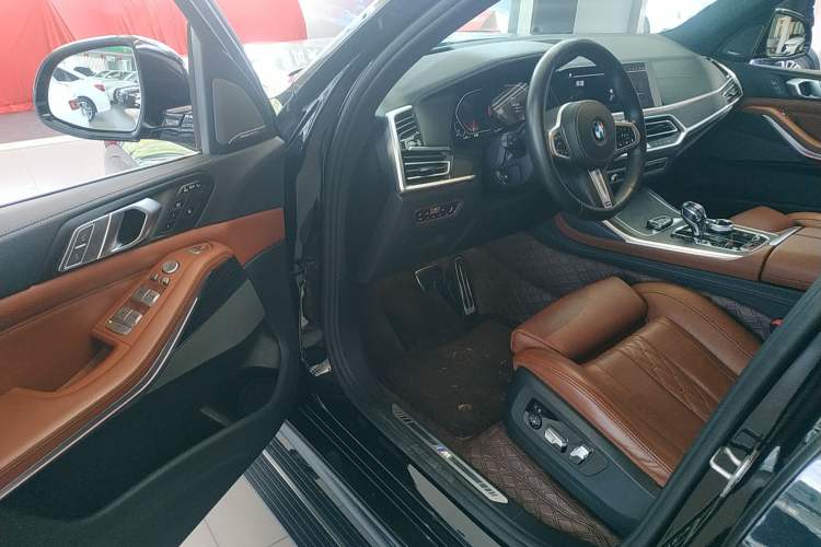 Used BMW X7 2020 xDrive40i Luxury M Sport Package Driver Seat