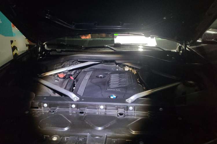 Used BMW X7 2020 xDrive40i Luxury M Sport Package Engine Bay