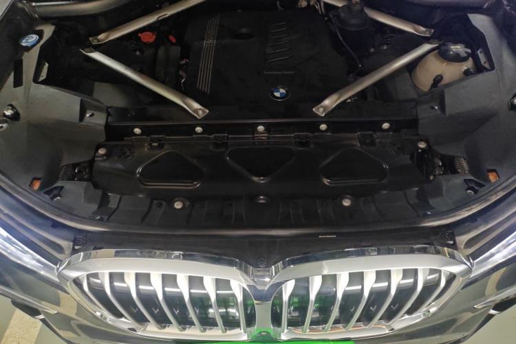 Used BMW X7 2020 xDrive40i Luxury M Sport Package Engine Bay