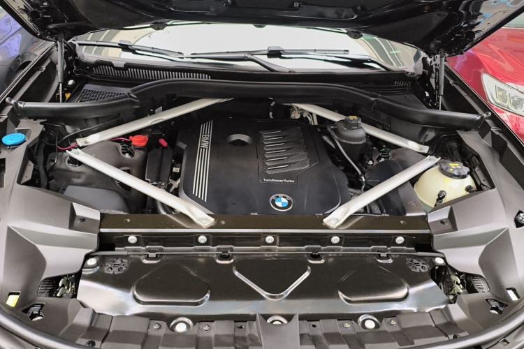 Used BMW X7 2020 xDrive40i Luxury Package with Premium Features Engine Bay
