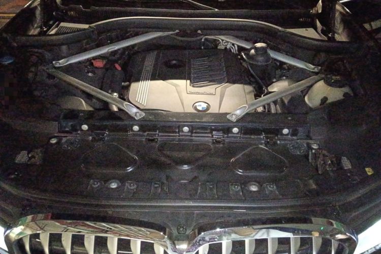 Used BMW X7 2020 xDrive40i Executive Luxury Package Engine Bay