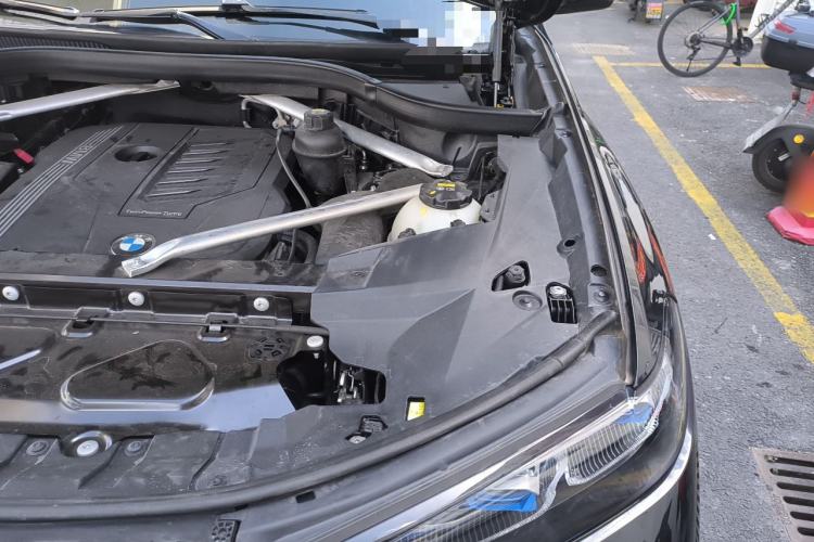 Used BMW X7 2020 xDrive40i Luxury M Sport Package Engine Bay Left