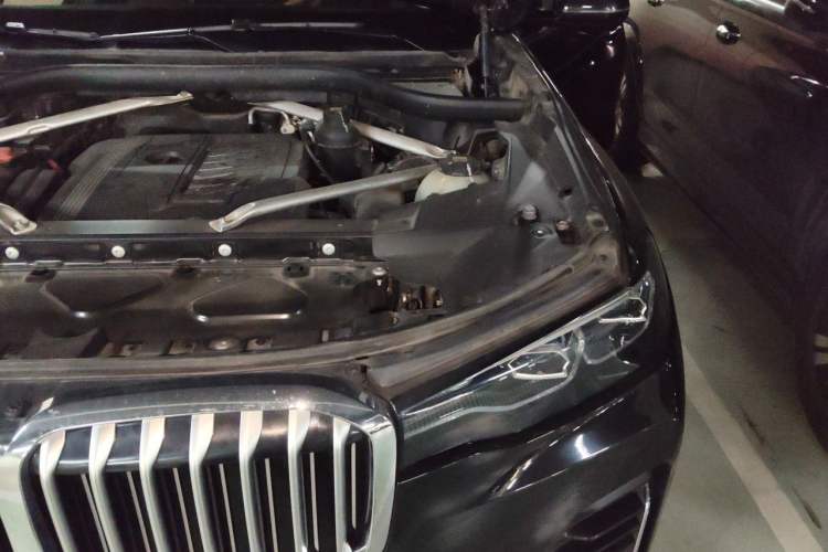 Used BMW X7 2020 xDrive40i Luxury Package with Leading Features Engine Bay Left