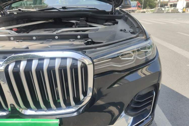 Used BMW X7 2020 xDrive40i Luxury Package with Leading Features Engine Bay Left