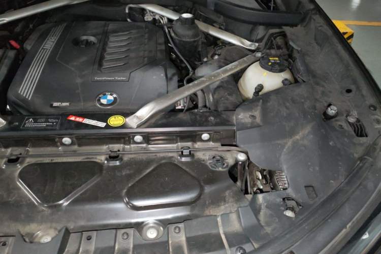 Used BMW X7  Engine Bay Left