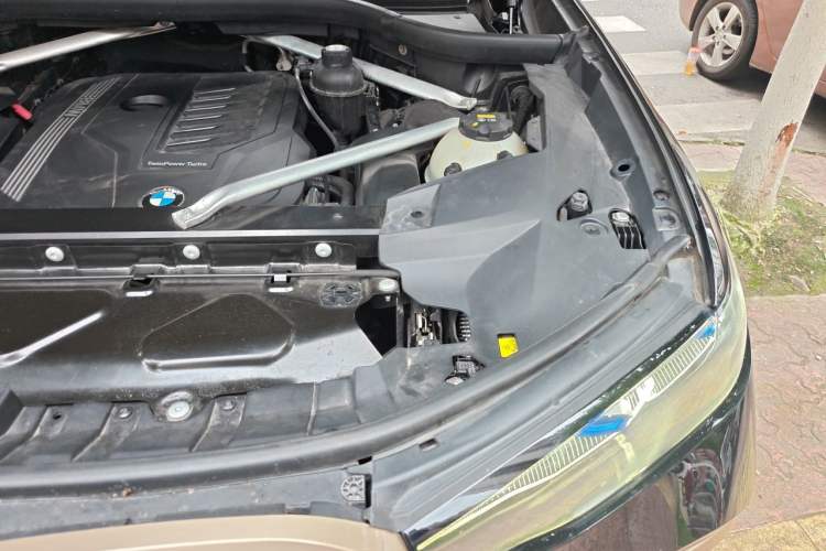 Used BMW X7 2020 xDrive40i Executive M Sport Package Engine Bay Left