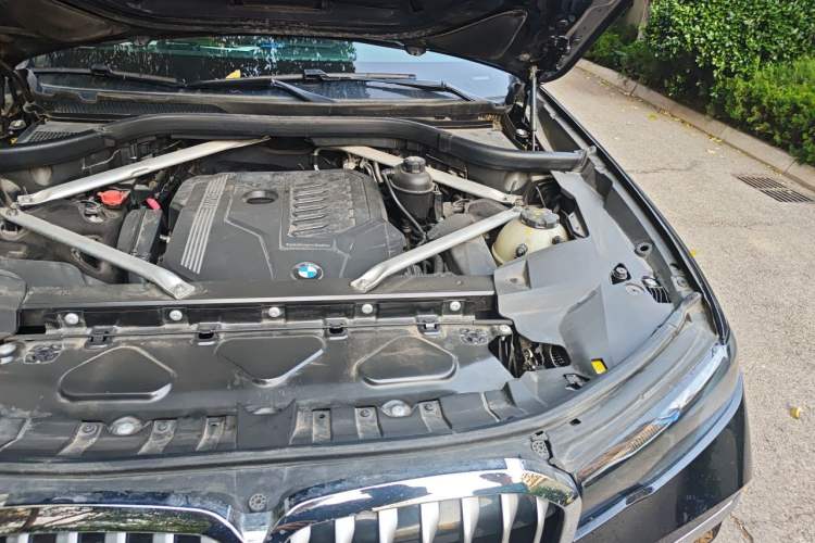 Used BMW X7 2020 xDrive40i Luxury M Sport Package Engine Bay Left