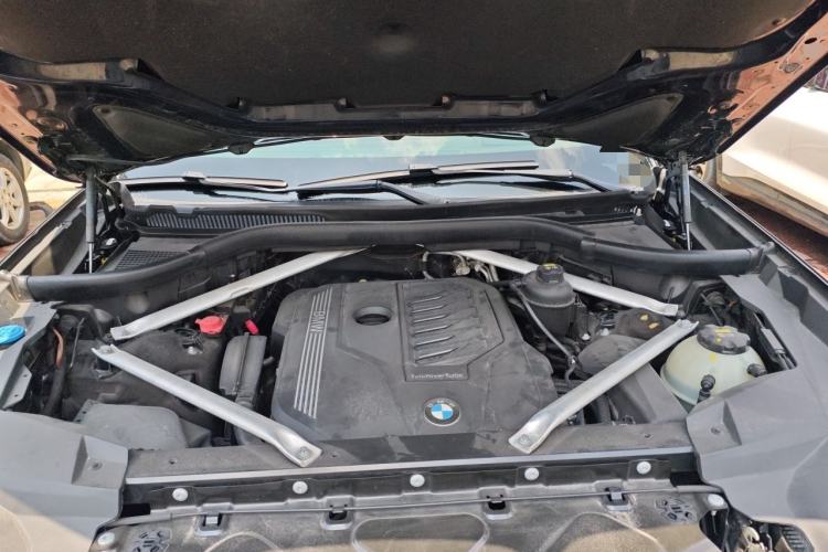 Used BMW X7 2020 xDrive40i Luxury M Sport Package Engine Bay