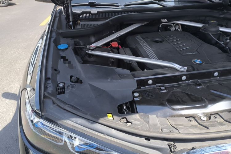 Used BMW X7 2020 xDrive40i Luxury M Sport Package Engine Bay Right