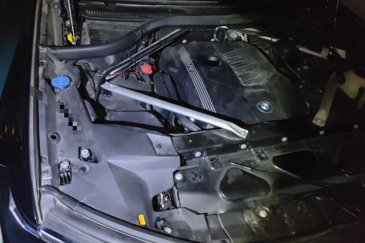 Used BMW X7 2020 xDrive40i Luxury M Sport Package Engine Bay Right