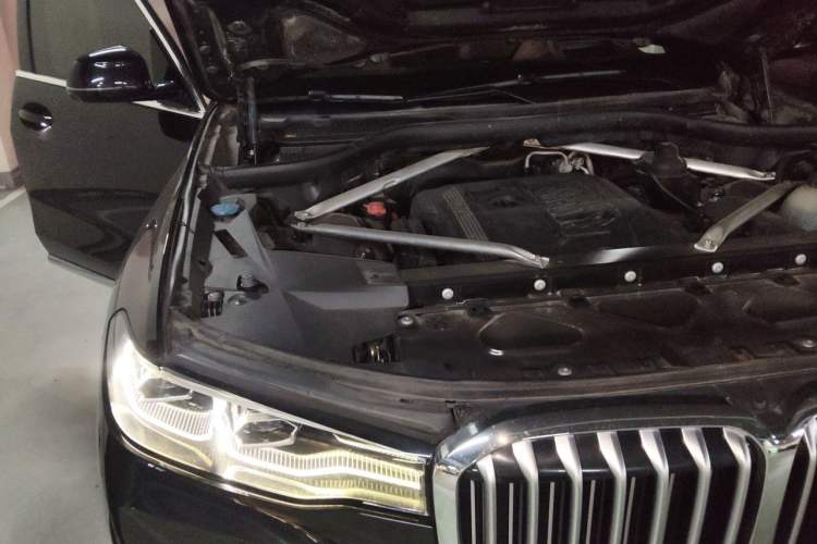 Used BMW X7 2020 xDrive40i Luxury Package with Leading Features Engine Bay Right