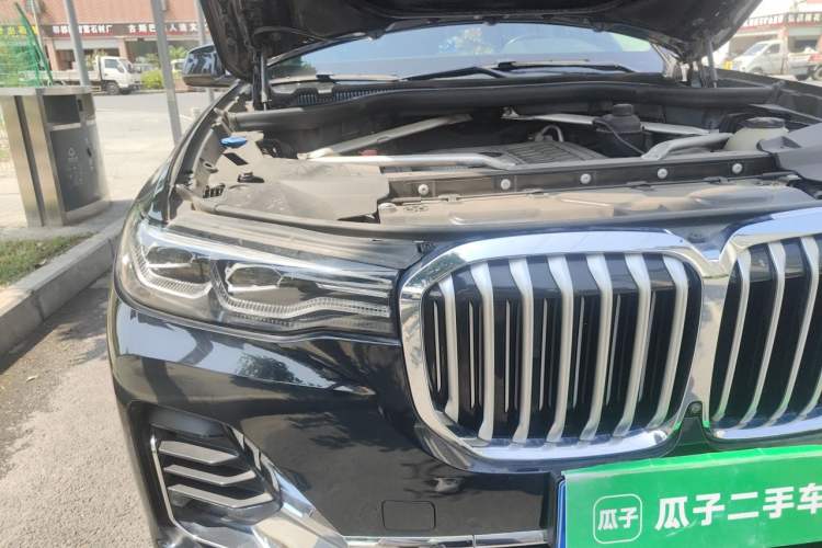 Used BMW X7 2020 xDrive40i Luxury Package with Leading Features Engine Bay Right