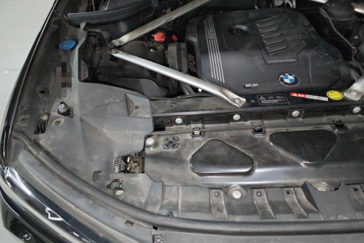 Used BMW X7  Engine Bay Right