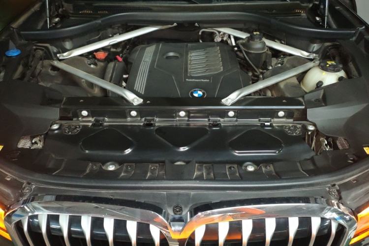 Used BMW X7 2020 xDrive40i Luxury M Sport Package Engine Bay
